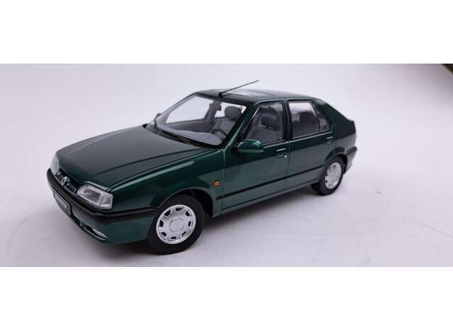 1:18 Triple9 - 1994 Renault 19, british green metallic