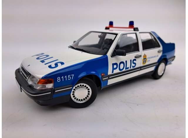 1:18 Triple9 - 1990 Saab 9000 CD Turbo Swedish Police, white/blue