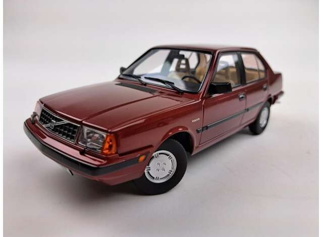 1:18 Triple9 - 1987 Volvo 360, dark red metallic with beige interior