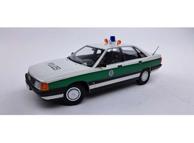 1:18 Triple9 - 1989 Audi 100 C3 Polizei, alpine white/green
