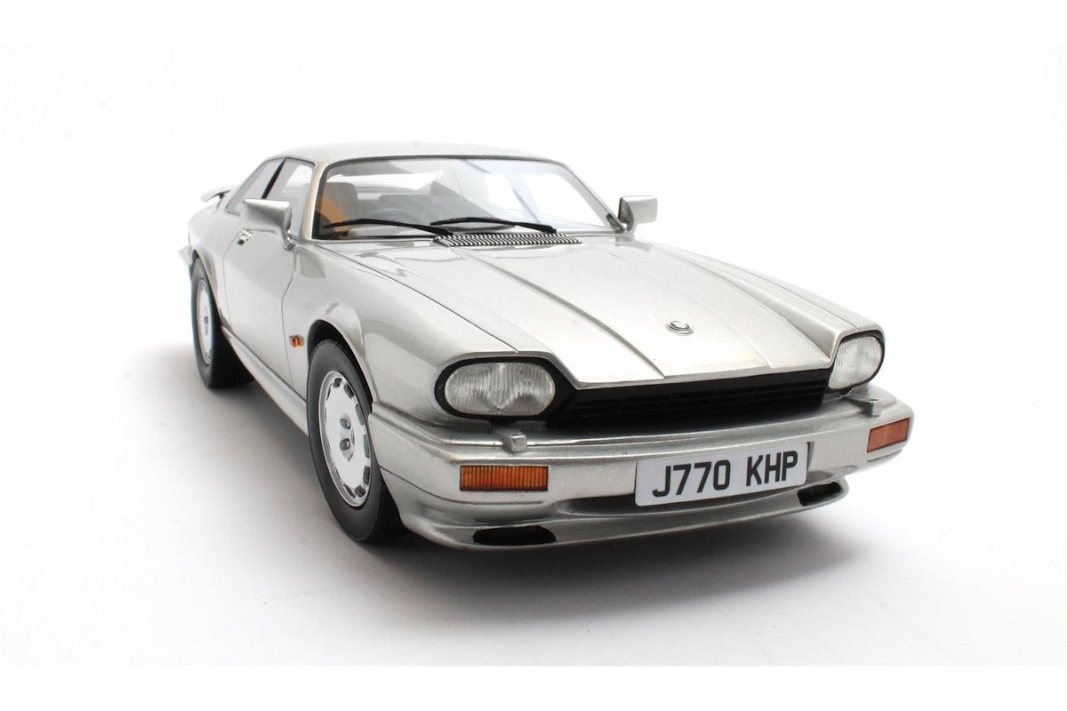 1:18 Cult Models - Jaguar XJR-S 1993 silver