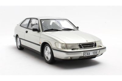 1:18 Cult Models - SAAB 900 SE Turbo 1994 silver