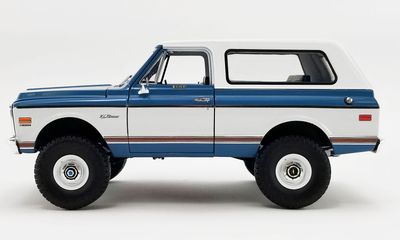 1:18 ACME - Chevrolet K5 Blazer Lifted Offroad Version, blue/white
