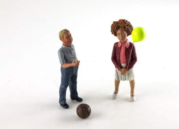 1:18 Le Mans Miniatures - Figur 2 Kinder mit Ballon Tessa & Nils