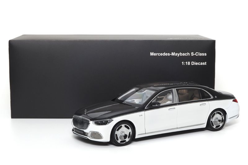 1:18 Almost Real - Mercedes-Maybach S-Class - 2021 - Patagonia Red 1:18 Almost Real - Mercedes-Maybach S-Class - 2021 - Patagonia Red