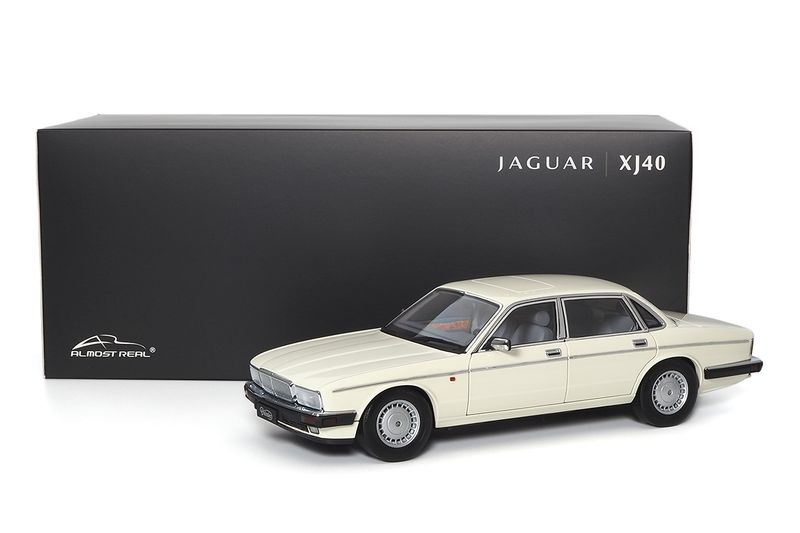 1:18 Almost Real - Jaguar Daimler XJ6 (XJ40) - Glacier White 1:18 Almost Real - Jaguar Daimler XJ6 (XJ40) - Glacier White