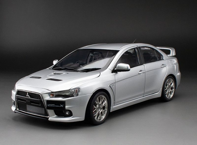 1:18 Sunstar - Mitsubishi Lancer Evolution X - Cool Silver Metallic