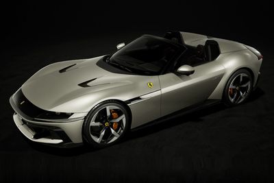 1:18 MR Collection Models - Ferrari 12 Cilindri Convertible Grigio Ingrid