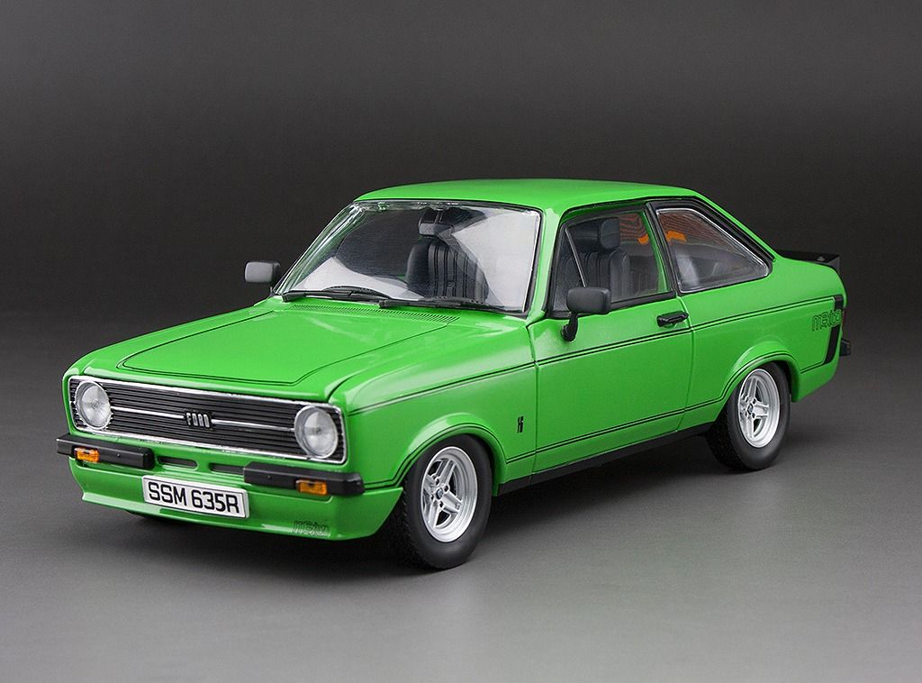 1:18 Sunstar - 1976 Ford Escort MKII RS Mexico - Signal Green (RHD)