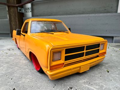 1:18 Modellbau Oswald - 1978 Dodge Pickup Slammed Saffron Yellow *Prototyp*