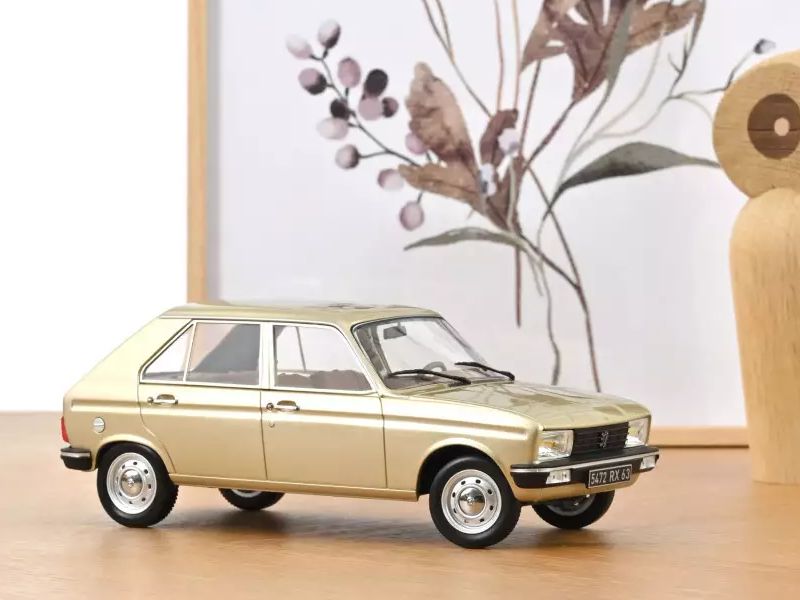 1:18 Norev - Peugeot 104 GR 1981 Beige Metallic