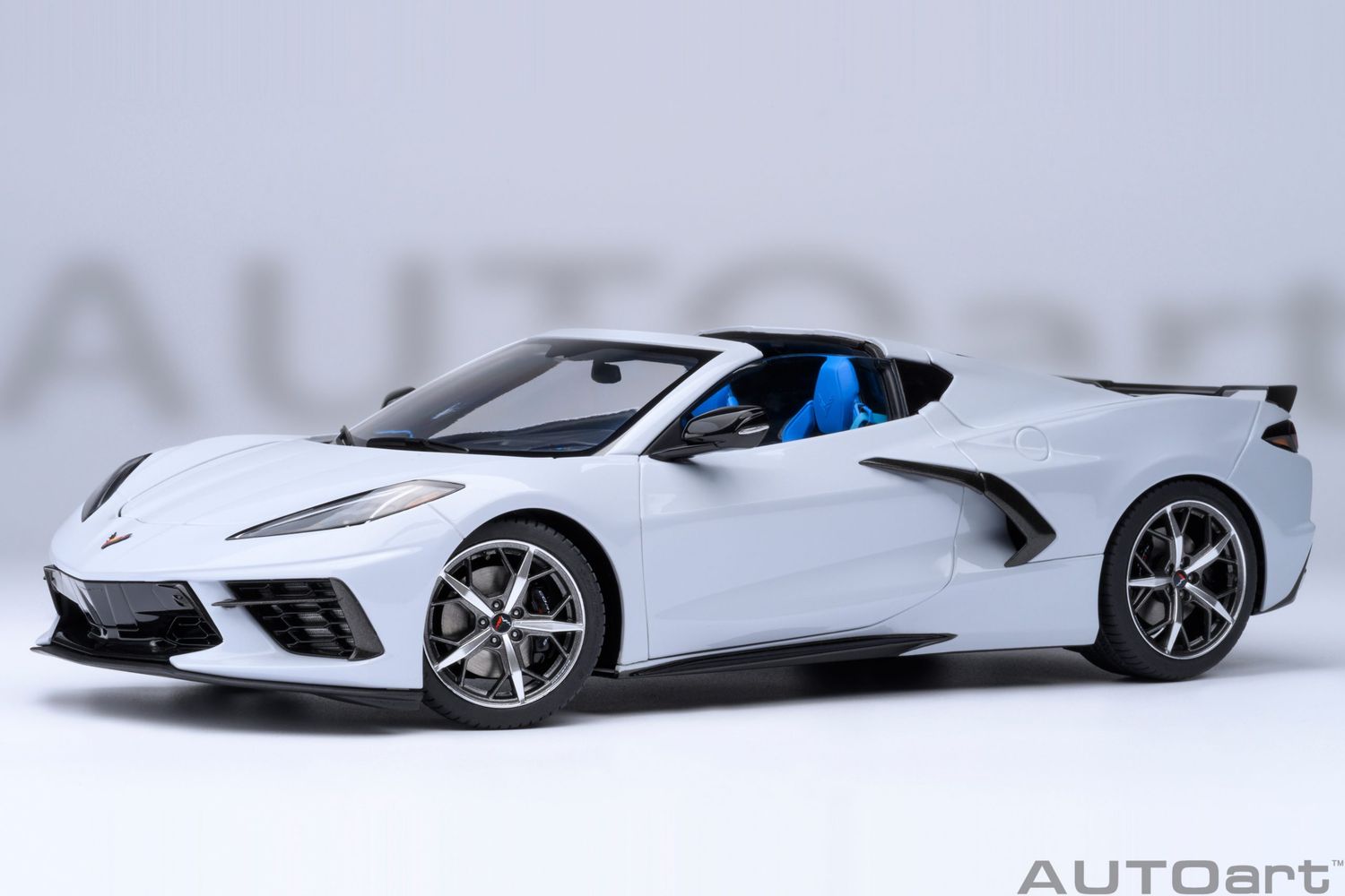 1:18 Autoart - Chevrolet Corvette C8 Stingray Z51 (Ceramic Matrix Grey Metallic)