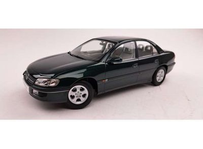 1:18 Triple9 - 1996 Opel Omega B, jungle green 1:18 Triple9 - 1996 Opel Omega B, jungle green