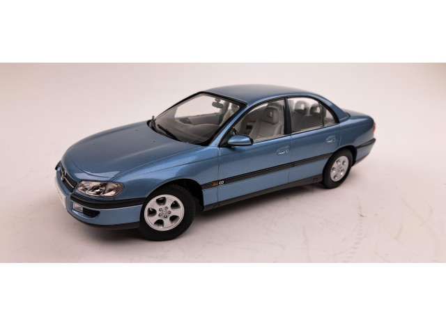 1:18 Triple9 - 1996 Opel Omega B, polar blue metallic