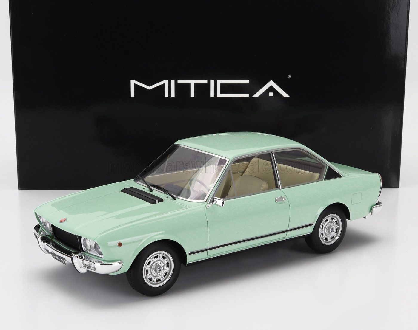 1:18 Mitica Resin - Fiat 124 Sport Coupe Serie-3 1974 Verde Chiaro 304