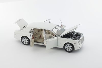 Kyosho 1/18 Rolls Royce Phantom EWB Limusina 2012 Inglés Blanco 08841EW2