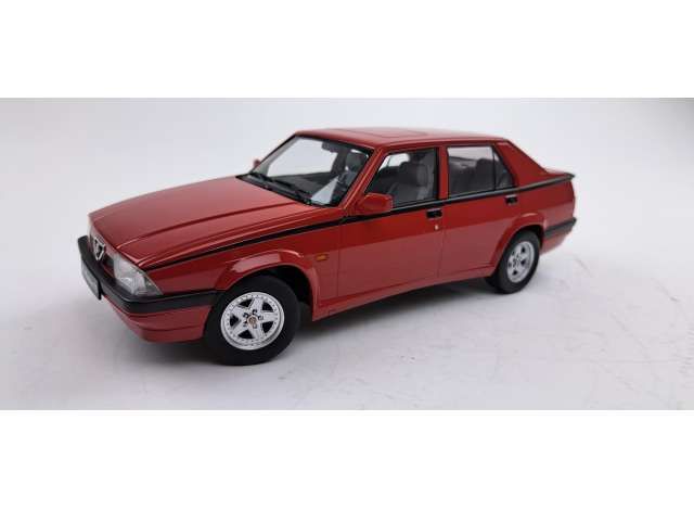 1:18 Triple9 - Alfa Romeo 75 Alfa Red