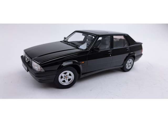 1:18 Triple9 - Alfa Romeo 75 Black