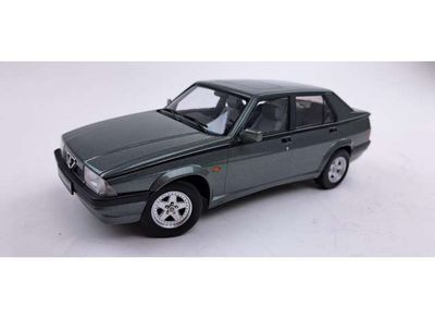 1:18 Triple9 - Alfa Romeo 75 Dark Grey Metallic 1:18 Triple9 - Alfa Romeo 75 Dark Grey Metallic