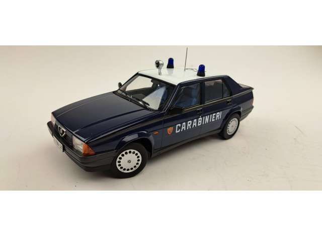 1:18 Triple9 - Alfa Romeo 75 Carabinieri