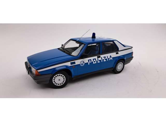 1:18 Triple9 - Alfa Romeo 75 Polizia