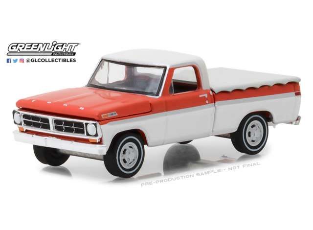 1:64 Greenlight - F-100 with Bed Cover *Hobby Exclusive*, red/white