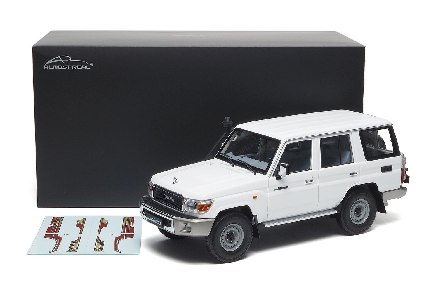 1:18 Almost Real - Toyota Land Cruiser 76 - 2017 - White