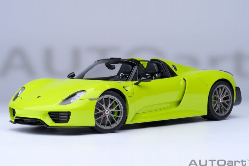 1:18 Autoart - Porsche 918 Spyder Weissach Package (Acid Green)