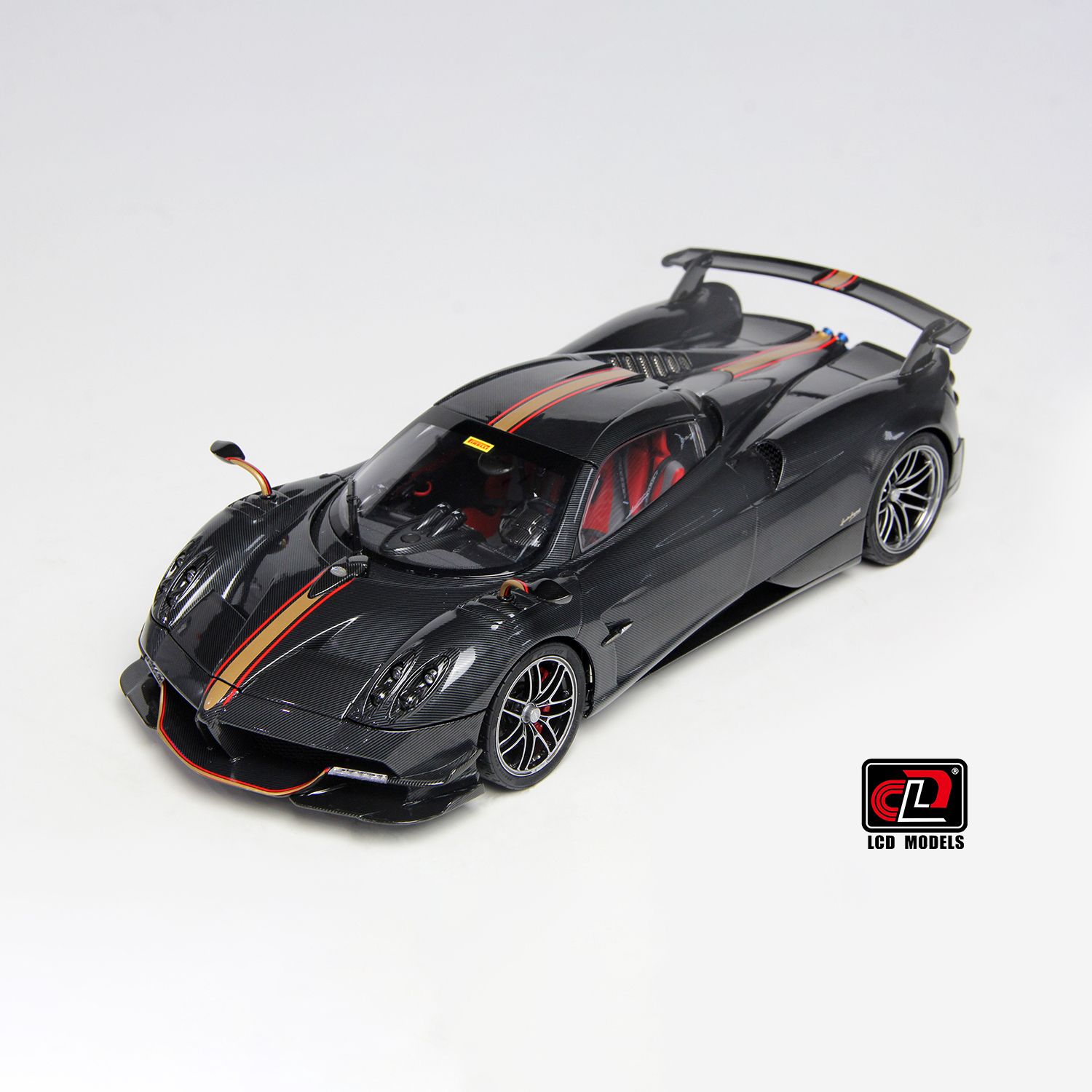 1:18 LCD Models - Pagani Huayra Roadster BC-Carbon black