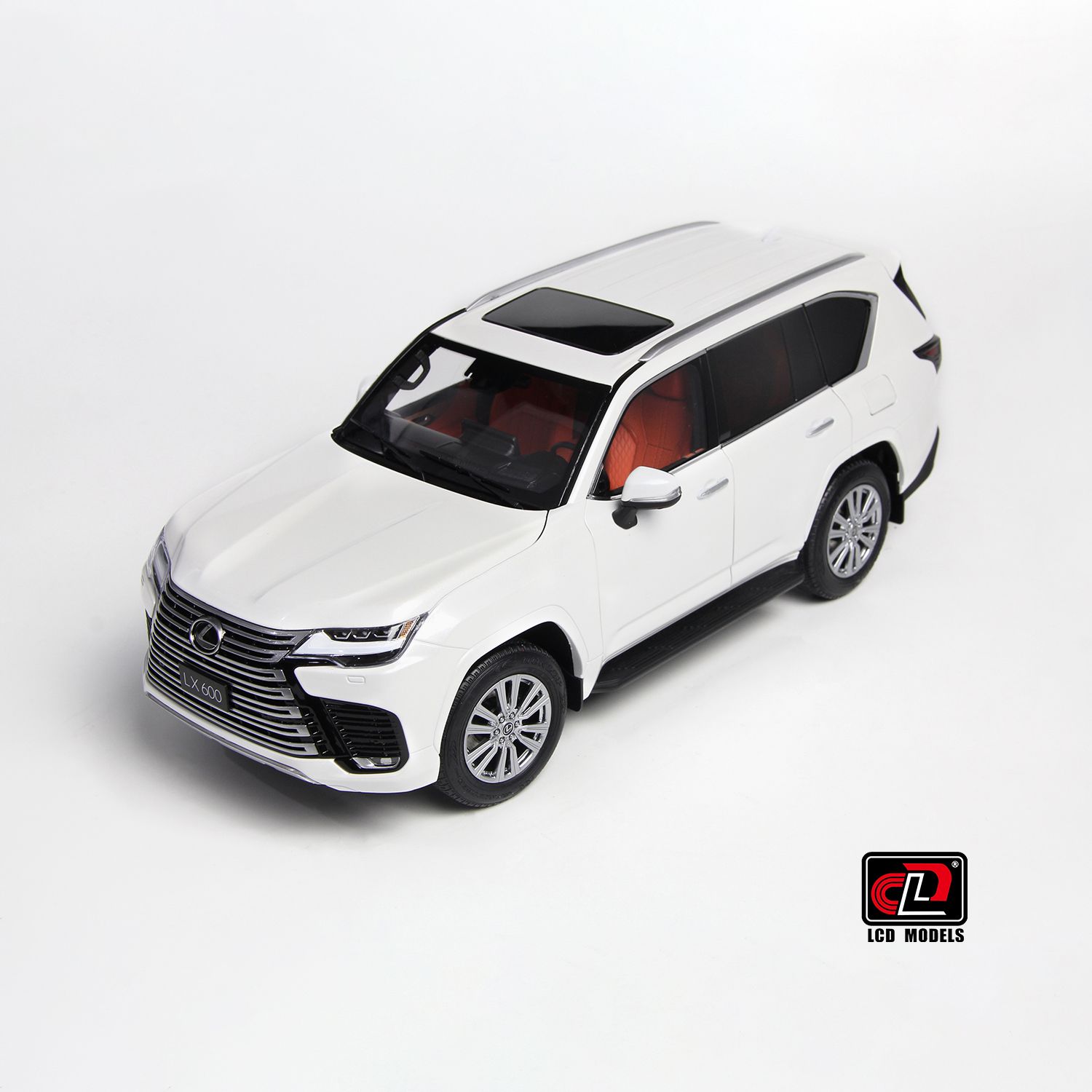 1:18 LCD Models - 2024 Lexus LX600 White