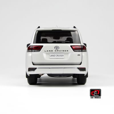 1:18 LCD Models - Toyota Land Cruiser 300-ZX 2024 White