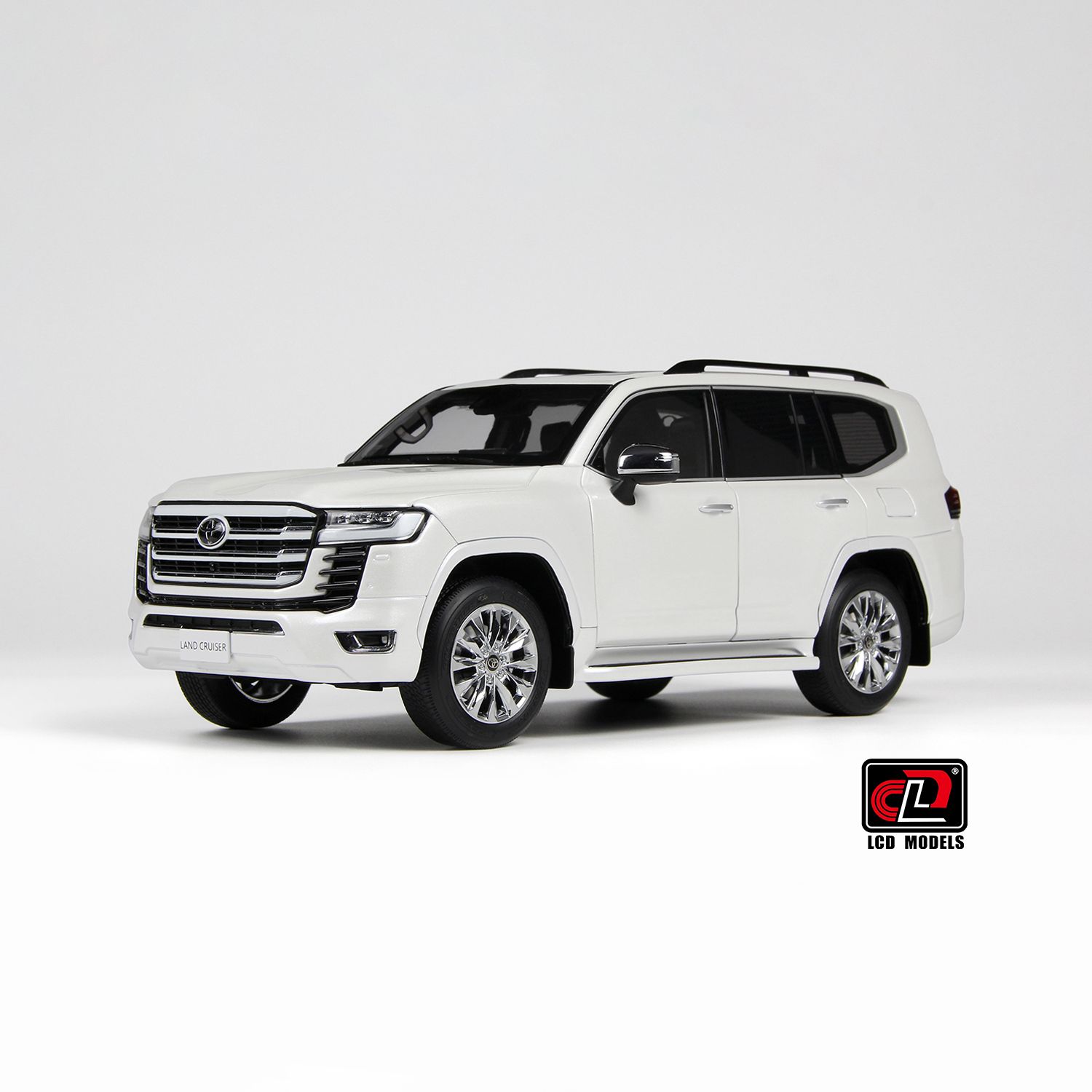 1:18 LCD Models - Toyota Land Cruiser 300-ZX 2024 White