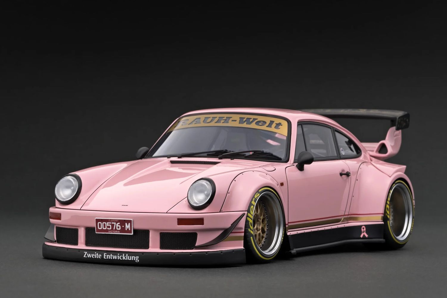 1:18 Ignition - RWB 930 Pink