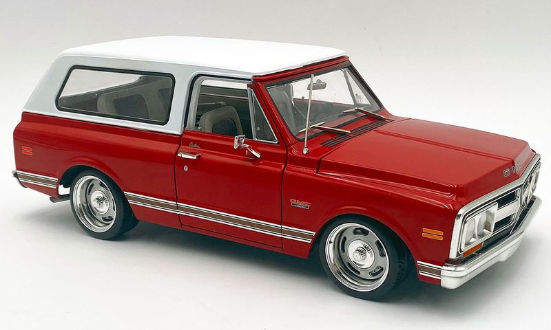 1:18 ACME - 1970 GMC Jimmy- slammed custom, red/white 1:18 ACME - 1970 GMC Jimmy- slammed custom, red/white