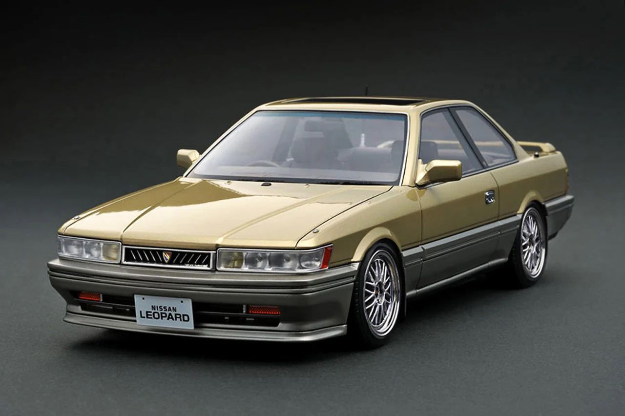 1:18 Ignition - Nissan Leopard 3.0 Ultima (F31) gold/silver
