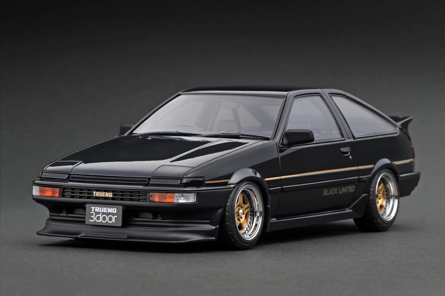 1:18 Ignition - Toyota Sprinter Trueno (AE86) 3 door GT Apex Black