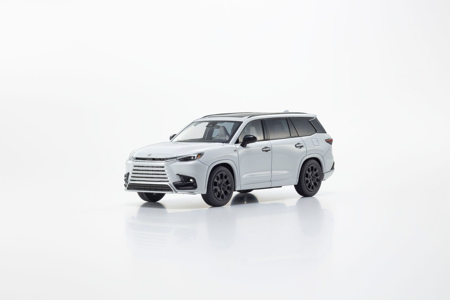 1:43 Kyosho - Lexus TX 500h F SPORT Performance  -Platinum White-