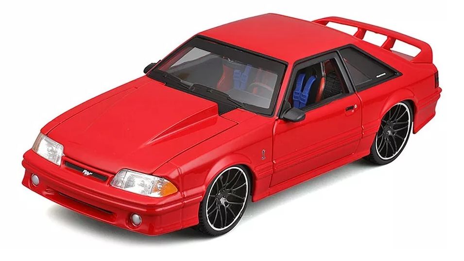 1:24 Maisto - Ford MUSTANG SVT COBRA 1993 Rot