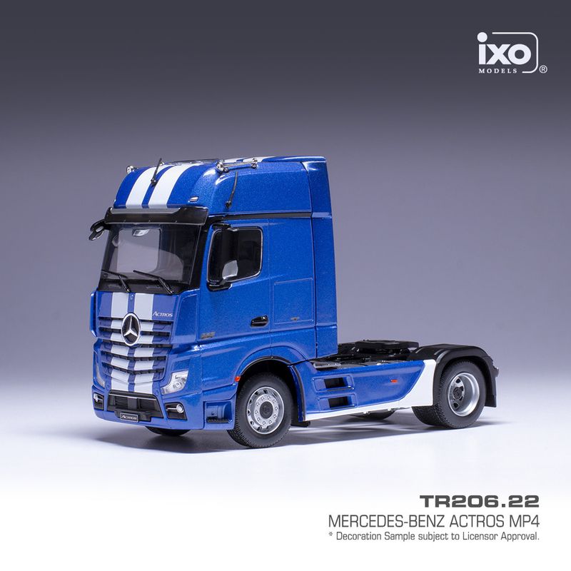 1:43 Ixo - Mercedes Actros MP4 blau 1:43 Ixo - Mercedes Actros MP4 blau