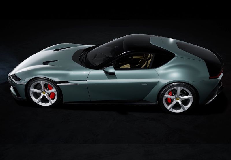 1:43 BBR - Ferrari 12Cilindri Panoramic roof Celeste Trevi 1:43 BBR - Ferrari 12Cilindri Panoramic roof Celeste Trevi
