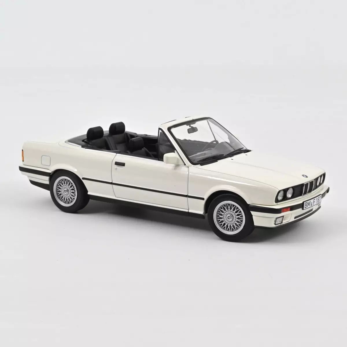 1:18 Norev - BMW 325i Cabriolet 1991 Alpine white
