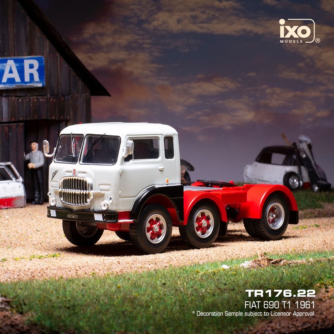 1:43 Ixo - Fiat 690 T1, grau, 1961