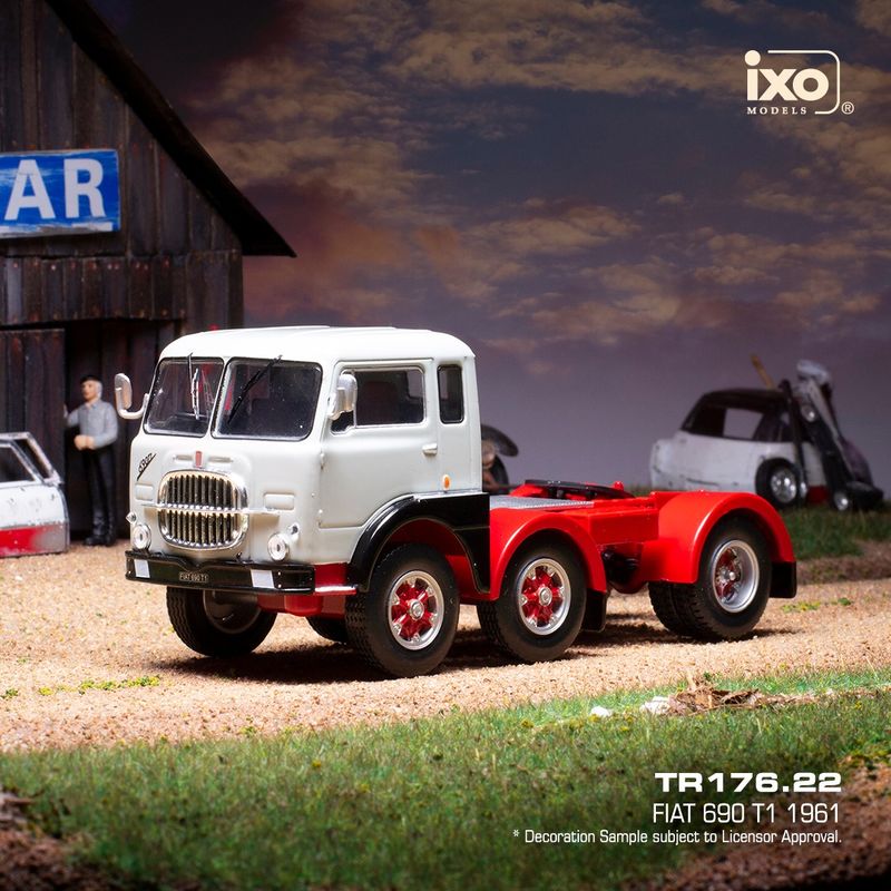 1:43 Ixo - Fiat 690 T1, grau, 1961 1:43 Ixo - Fiat 690 T1, grau, 1961