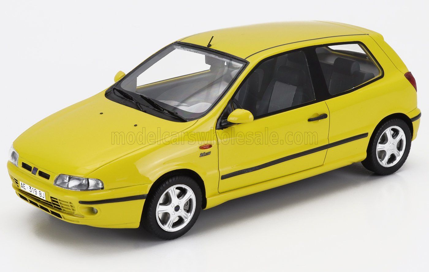 1:18 Mitica Resin - Fiat Bravo HGT 1. Serie 1995 Giallo Amarillo Yellow 815