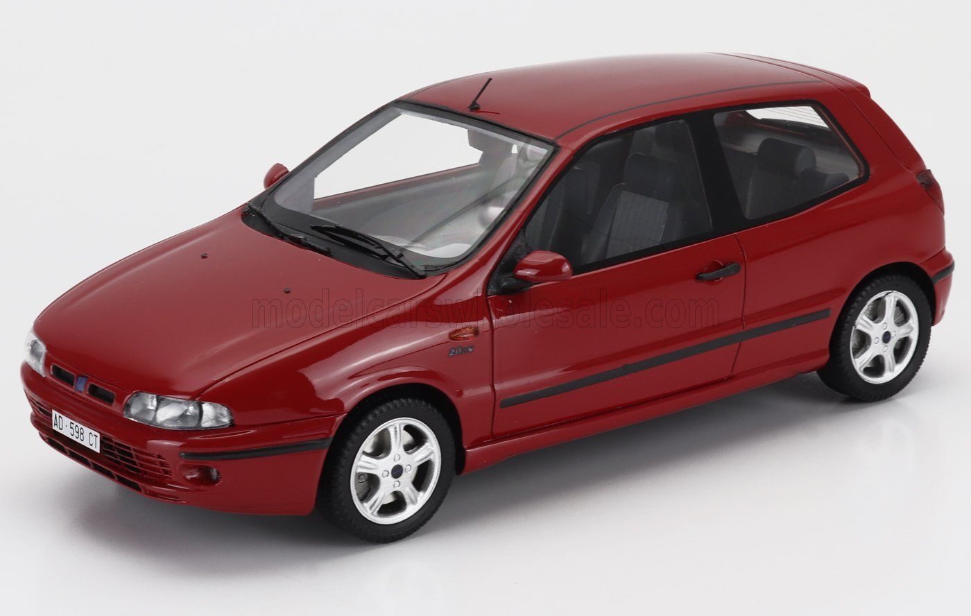 1:18 Mitica Resin - Fiat Bravo HGT 1. Serie 1995 Rosso Smalto Red 169