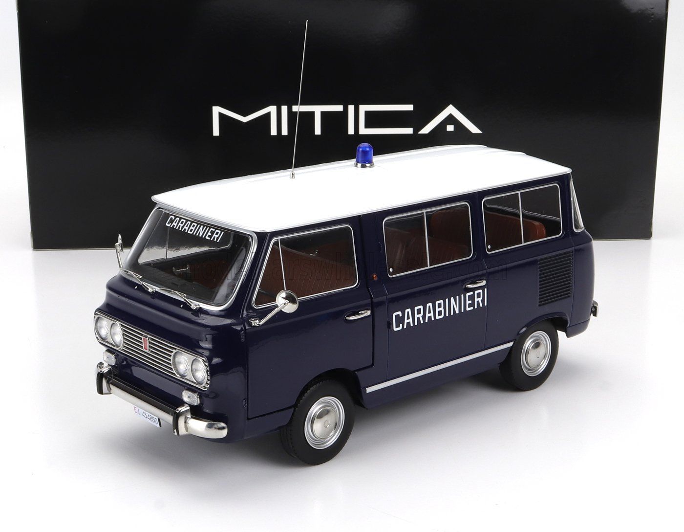 1:18 Mitica Diecast - 1970 Fiat 850 Familiare Carabinieri