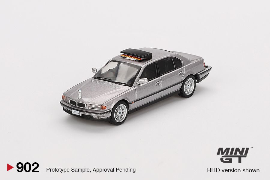 1:64 Mini GT - James Bond - 1997 BMW 750 IL (E39) *Tomorrow Never Die* *Japan Blister*