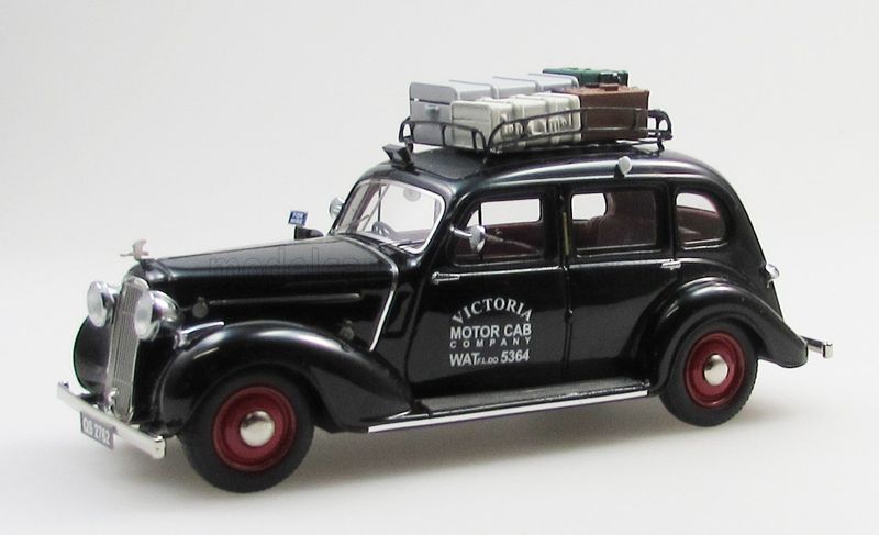 1:43 Esval Model - Humber Super Snipe Taxi With Baggage 1938