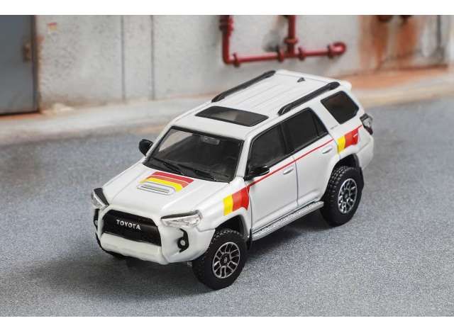 1:64 Tiny Toys - Toyota 4runner, white