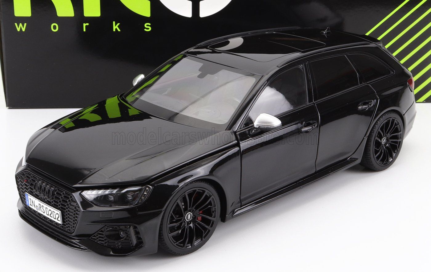 1:18 Keng Fai - 2020 Audi A4 RS4 Avant Schwarz
